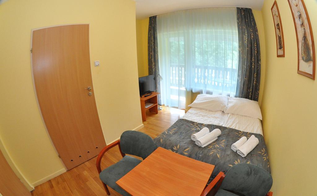 Osrodek Wypoczynkowy Barta Hotel Tylicz ภายนอก รูปภาพ
